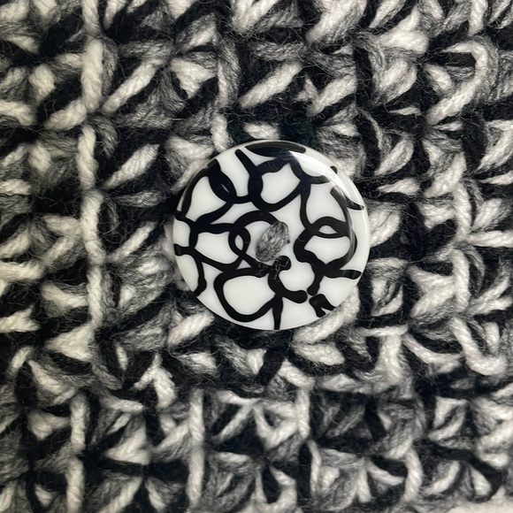 Crochet Black & Gray & White Small Shoulder Bag- magnetic closure- New Handmade - Picture 4 of 12